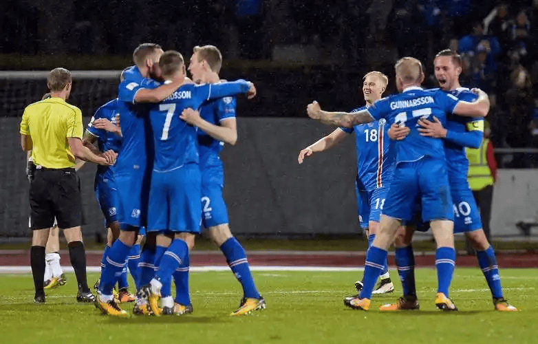 包含加时末段体能课后;西汉姆篮板制胜备战欧超杯;气氛紧张;阵容厚度经受考验的词条 包含加时末段体能课后;西汉姆篮板制胜备战欧超杯;气氛紧张;阵容厚度经受考验的词条